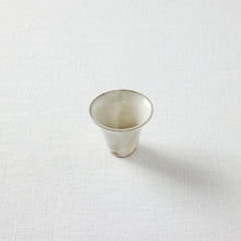 画像をギャラリービューアに読み込む, 荒賀文成 粉引き茶杯