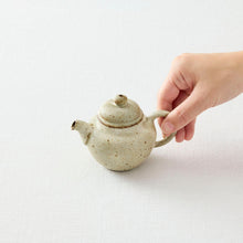 画像をギャラリービューアに読み込む, 天野千香 ヒビ粉引後手急須 茶壺
