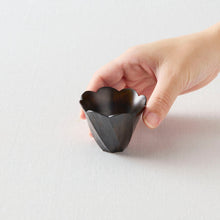 画像をギャラリービューアに読み込む, 南裕基 輪花茶杯
