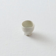 画像をギャラリービューアに読み込む, タナカシゲオ 白瓷高台面取鎬坏（約20ml）
