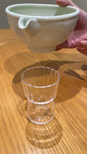 ギャラリービューア亀田大介 白磁片口酒器に読み込んでビデオを見る
